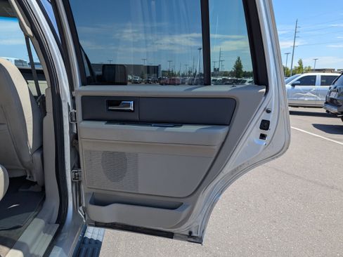 Used 2014 Ford Expedition XLT RWD image 34