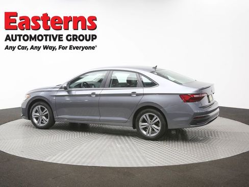 Used 2024 Volkswagen Jetta SE FWD image 58