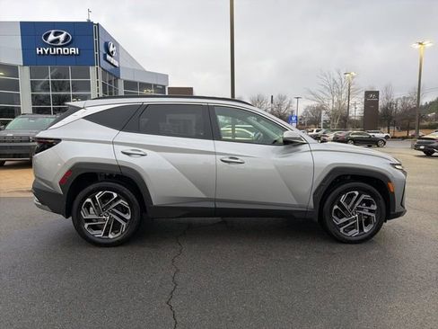 Used 2025 Hyundai Tucson Limited image 10