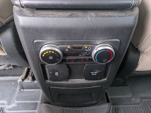 Used 2023 Ford Explorer Limited w/ Limited Technology Package RWD image 17