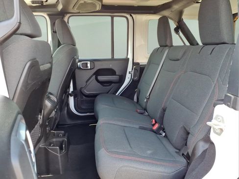 Used 2024 Jeep Wrangler Unlimited Rubicon AWD/4WD image 16