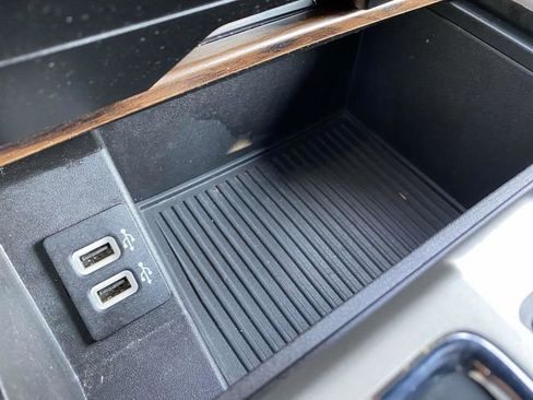 Used 2019 Ford F150 Lariat image 29