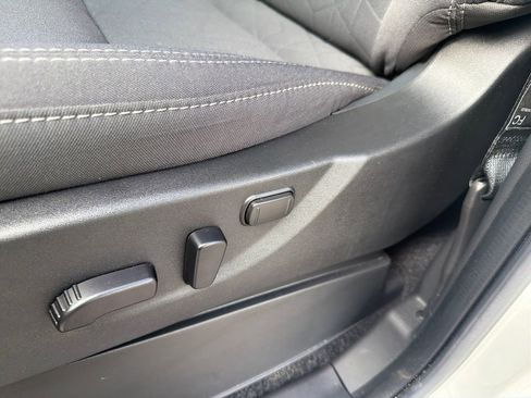 Certified 2025 Nissan Frontier SV w/ SV Convenience Package image 14