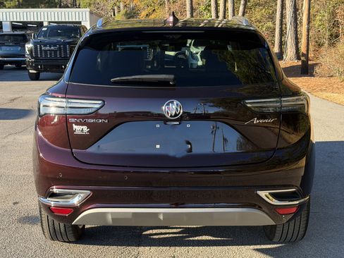 Used 2022 Buick Envision Avenir w/ Technology Package II image 11