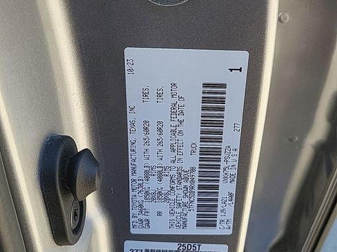 Used 2024 Toyota Tundra Platinum image 33