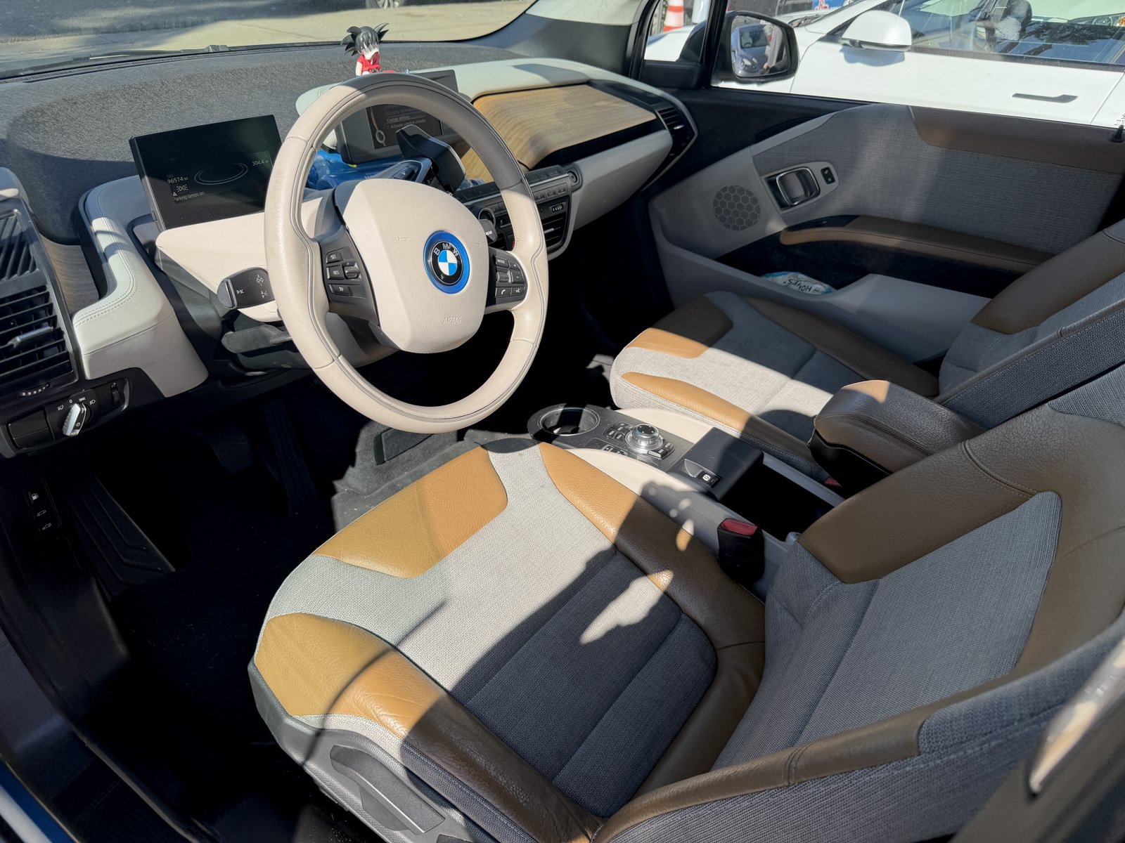 Used 2016 BMW i3 w/ Range Extender RWD image 13