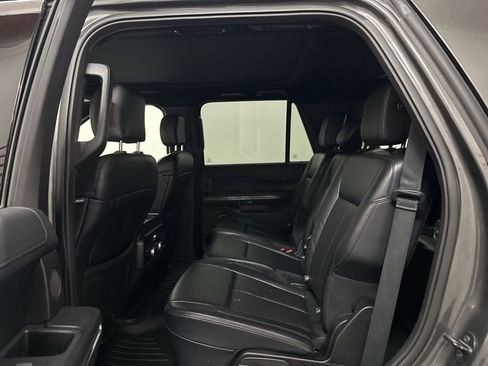 Used 2019 Ford Expedition XLT w/ Equipment Group 202A AWD/4WD image 49