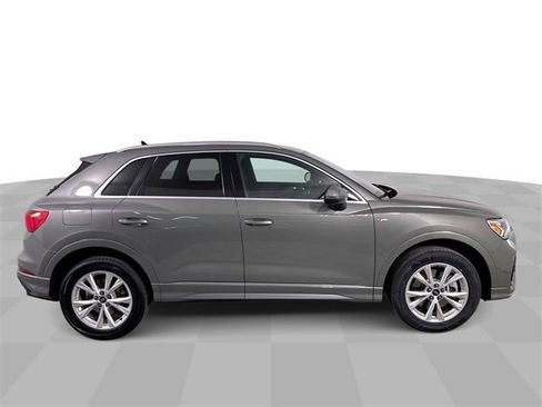 Used 2024 Audi Q3 2.0T Premium image 9