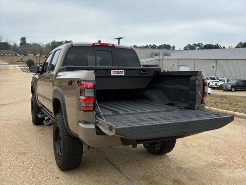 Used 2022 Nissan Frontier PRO-4X w/ Off-Road Protection Package image 5