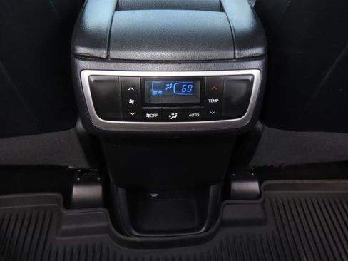 Used 2018 Toyota Highlander XLE image 40