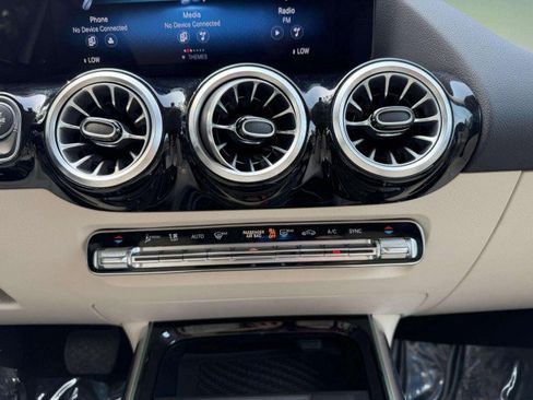 Certified 2023 Mercedes-Benz GLA 250 4MATIC image 15