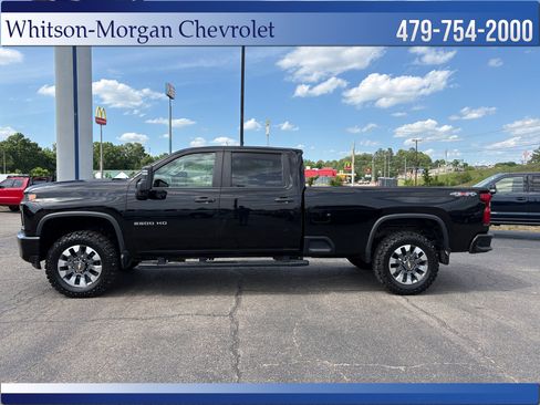 Used 2022 Chevrolet Silverado 2500 Custom w/ Custom Convenience Package AWD/4WD image 2