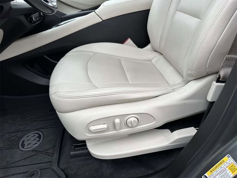 Used 2022 Buick Enclave Essence w/ Experience Buick Package image 17