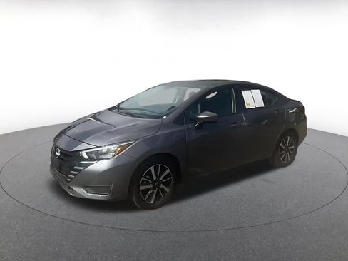 Used 2025 Nissan Versa SV FWD image 8