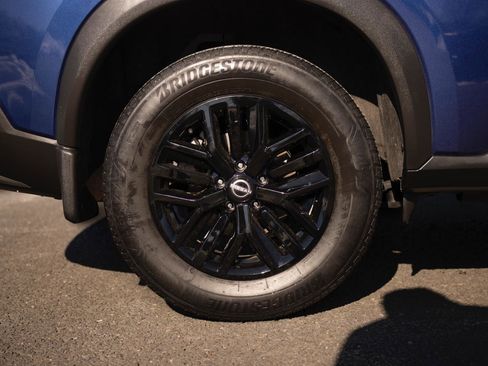 Used 2023 Nissan Rogue S AWD/4WD image 26
