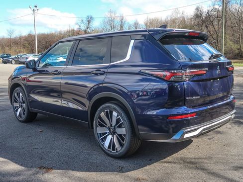 New 2026 Mitsubishi Outlander SE image 13