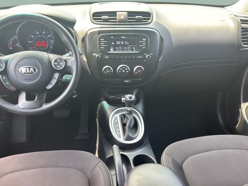 Used 2017 Kia Soul FWD image 12