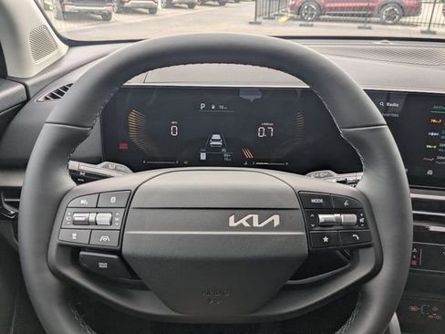 New 2026 Kia Sportage LX FWD image 29