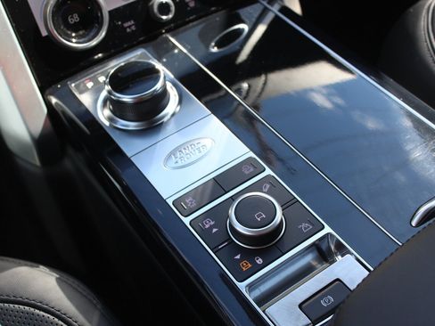 Used 2019 Land Rover Range Rover Supercharged image 8