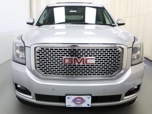 Certified 2017 GMC Yukon XL SLT AWD/4WD image 19