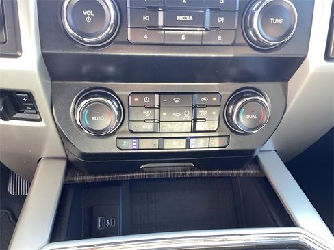 Used 2020 Ford F250 Lariat w/ Lariat Ultimate Package image 24