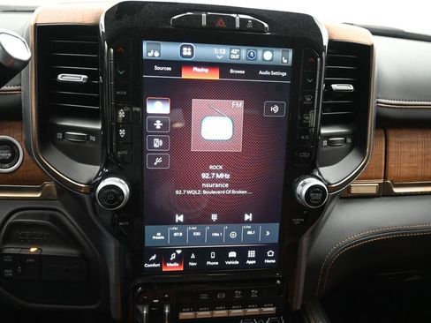 Used 2024 RAM 2500 Limited w/ Towing Technology Group AWD/4WD image 11