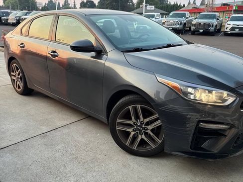 Used 2019 Kia Forte S FWD image 2