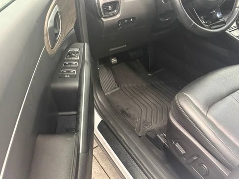 Used 2023 Kia Sorento S w/ Panoramic Sunroof Package AWD/4WD image 11