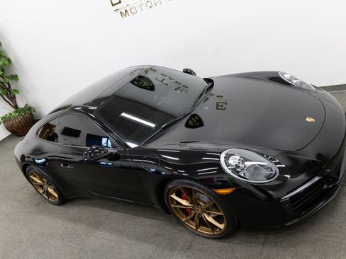 Used 2018 Porsche 911 Carrera image 21