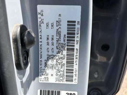 Used 2021 Toyota Tacoma TRD Off-Road w/ Technology Package AWD/4WD image 35