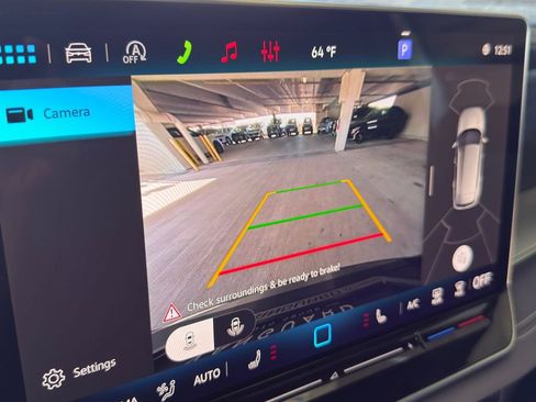 New 2026 Volkswagen Tiguan SE R-Line FWD image 17