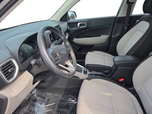 Certified 2024 Hyundai Venue SEL FWD image 12