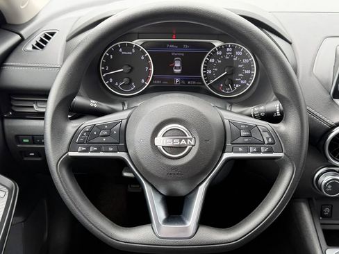 Used 2025 Nissan Sentra SV FWD image 14