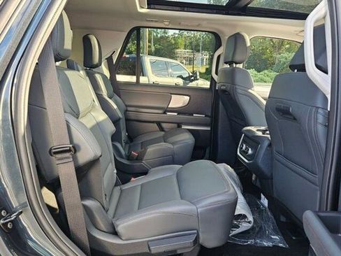 New 2025 Ford Expedition Active image 51