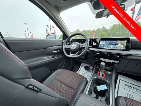 New 2025 Nissan Kicks SR w/ SR Premium Package AWD/4WD image 15