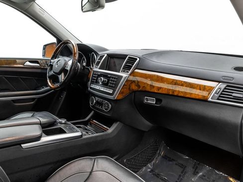 Used 2014 Mercedes-Benz GL 550 4MATIC image 21