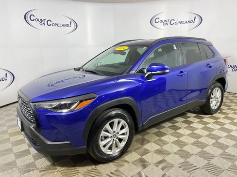 Used 2024 Toyota Corolla Cross LE image 4