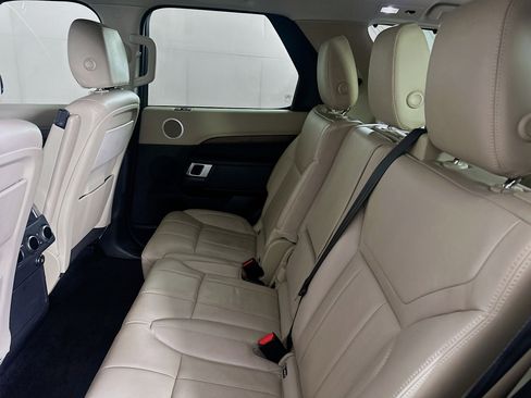 Used 2019 Land Rover Discovery HSE image 29