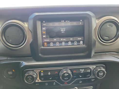 Used 2021 Jeep Wrangler Unlimited Sport image 25