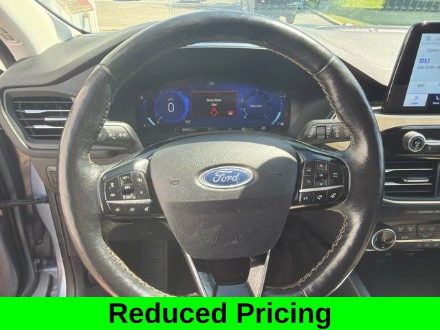 Used 2022 Ford Escape Titanium w/ Titanium Elite Package AWD/4WD image 16