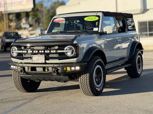 Certified 2021 Ford Bronco Outer Banks w/ Sasquatch Package image 3