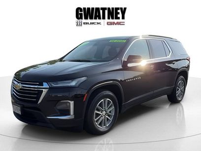 Used 2023 Chevrolet Traverse LT w/ Rear Camera Mirror Package