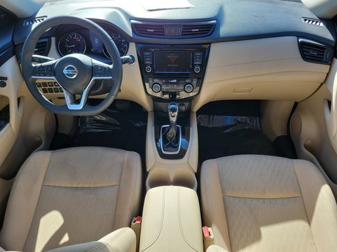 Used 2018 Nissan Rogue SV FWD image 13