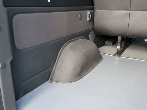 Used 2021 Mercedes-Benz Sprinter 2500 image 8