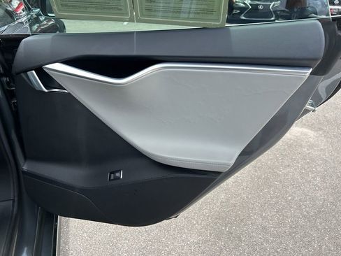 Used 2013 Tesla Model S Performance RWD image 39
