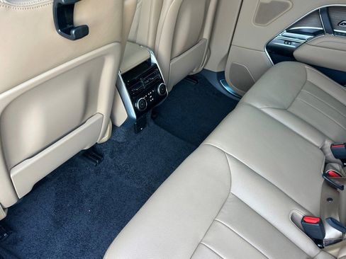 New 2026 Land Rover Range Rover Long Wheelbase SE AWD/4WD image 22