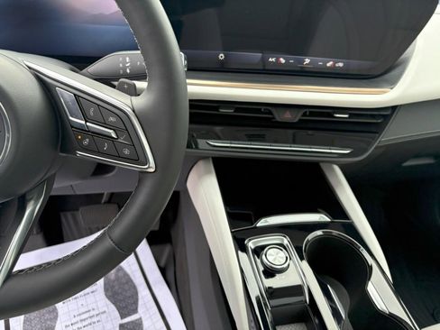 Certified 2025 Buick Envision Avenir image 14