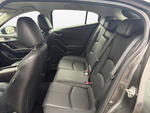 Used 2018 MAZDA MAZDA3 Touring image 13