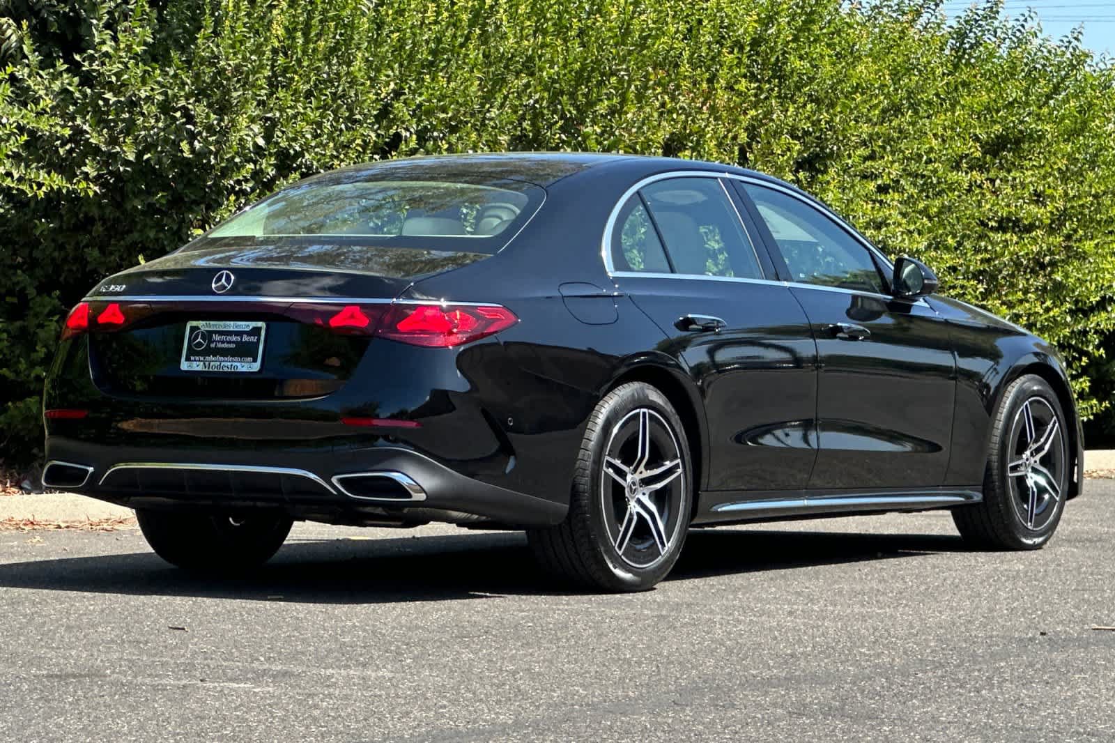 New 2027 Mercedes-Benz GLC 300 image 3
