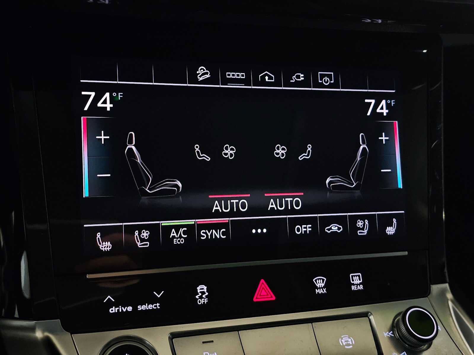Used 2024 Audi Q8 e-tron Premium Plus AWD/4WD image 31